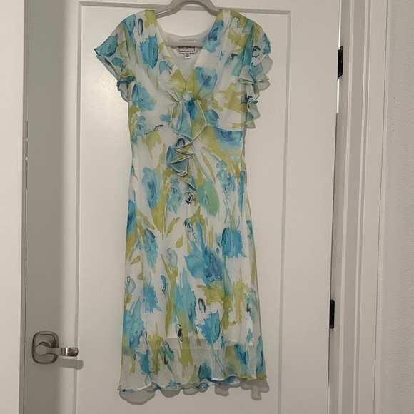 karin stevens Dresses & Skirts - Karin Stevens blue green white vintage dress ruffle midi